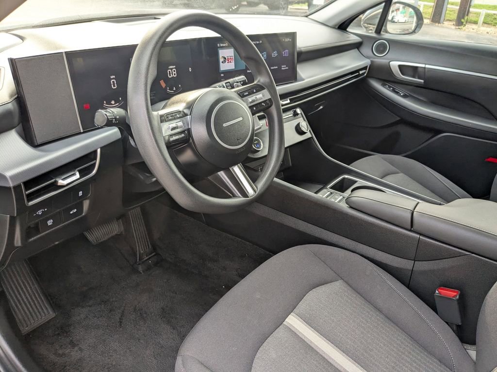 Used 2025 Hyundai Sonata SEL FWD image 13