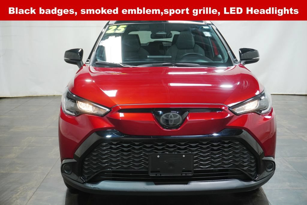 Used 2025 Toyota Corolla Cross AWD Hybrid w/ Moonroof Package image 8
