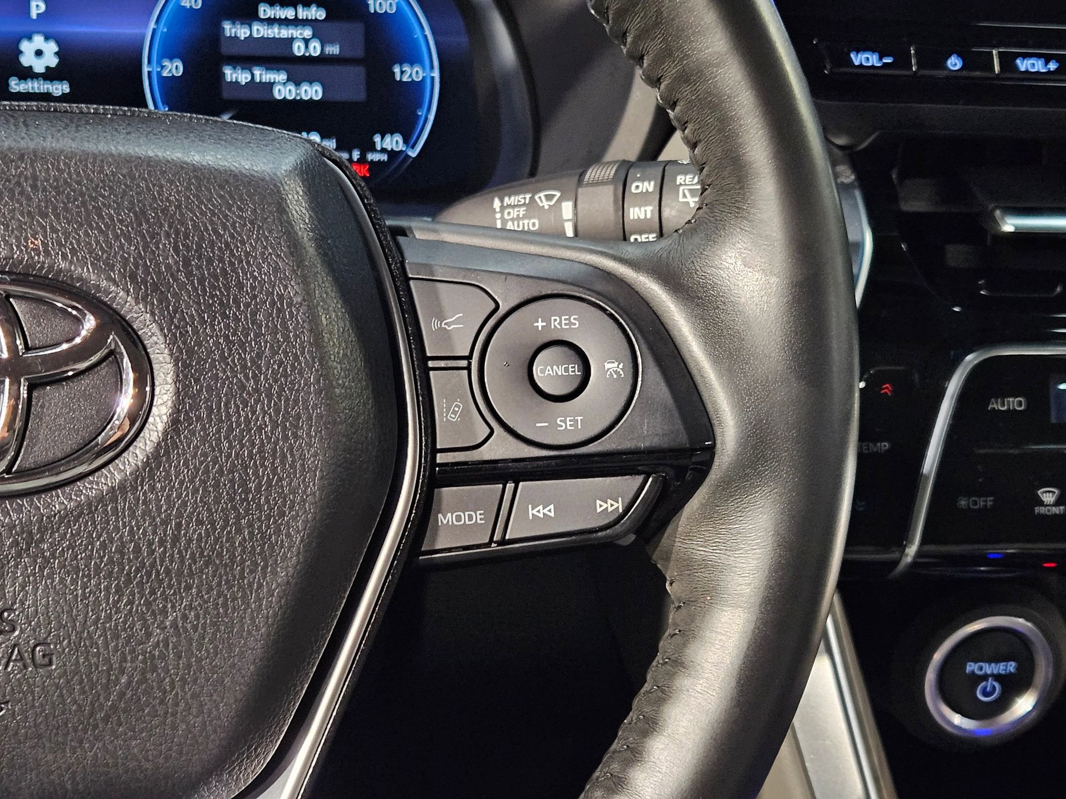 Used 2023 Toyota Venza Limited image 28