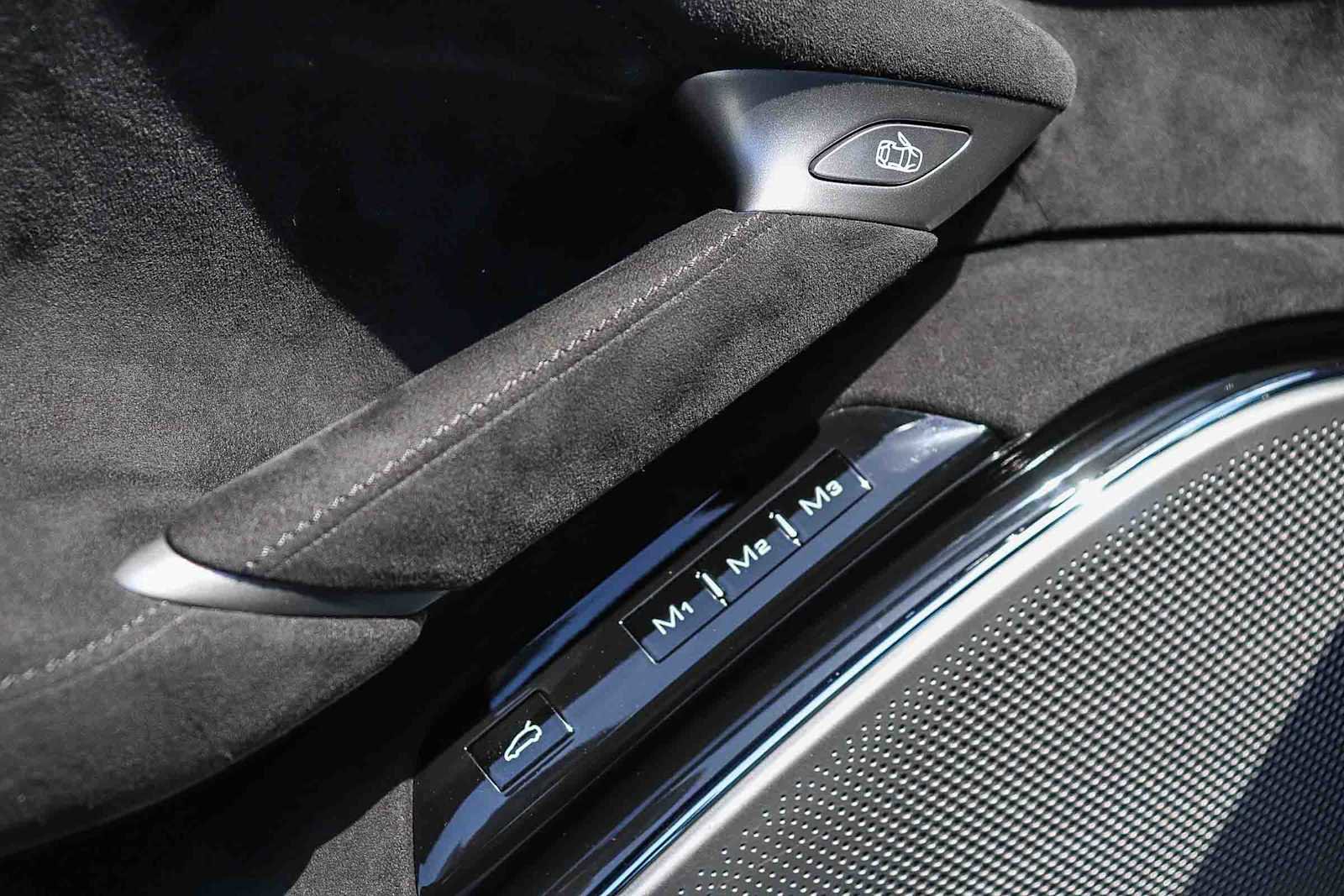 Used 2021 Ferrari Roma RWD image 27