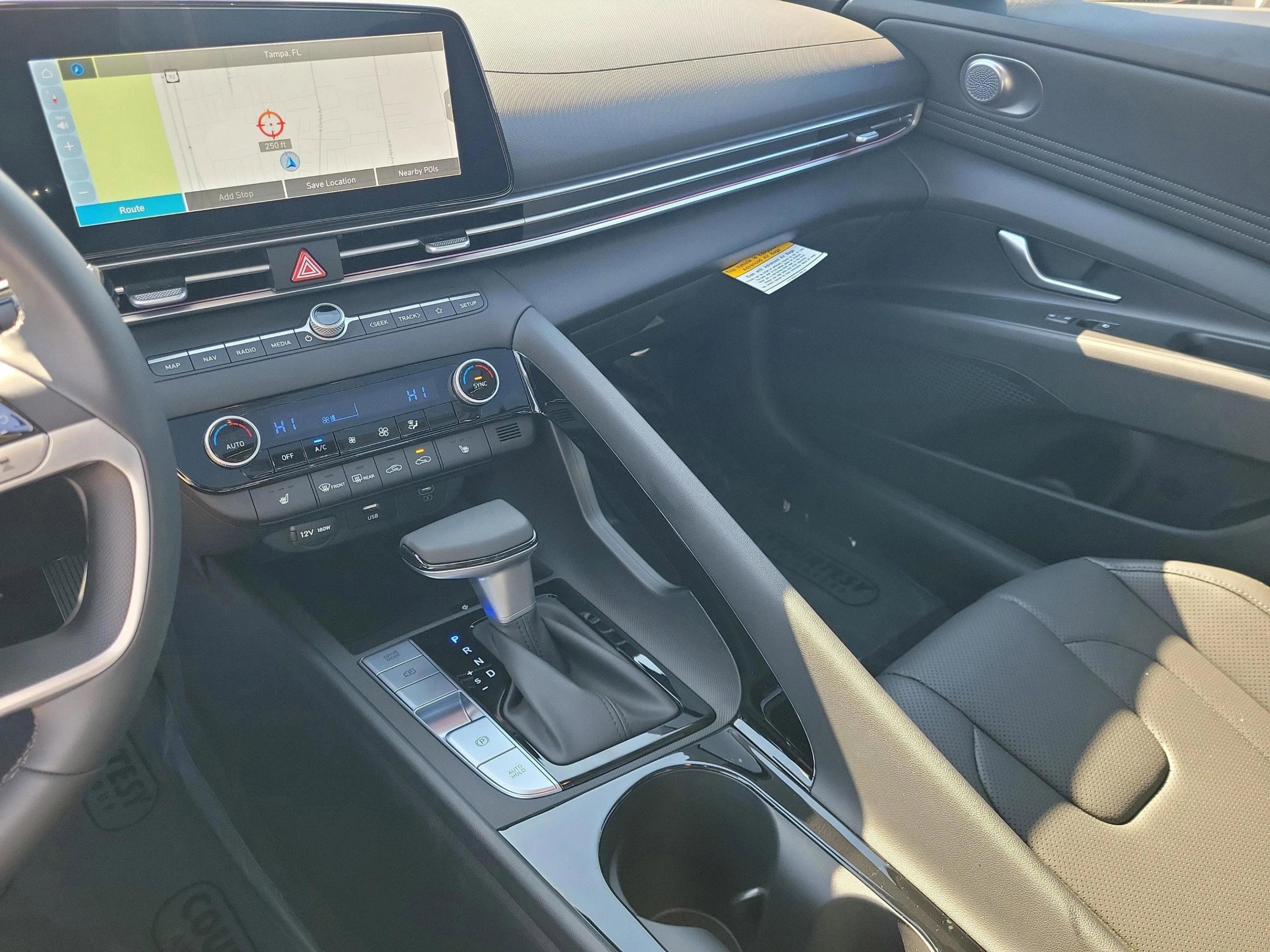 New 2026 Hyundai Elantra Limited image 32