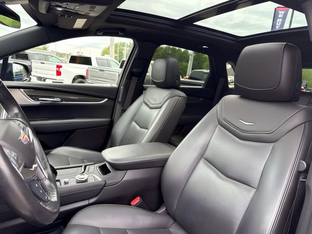 Used 2022 Cadillac XT5 Sportv w/ LPO, ONYX Package AWD/4WD image 16