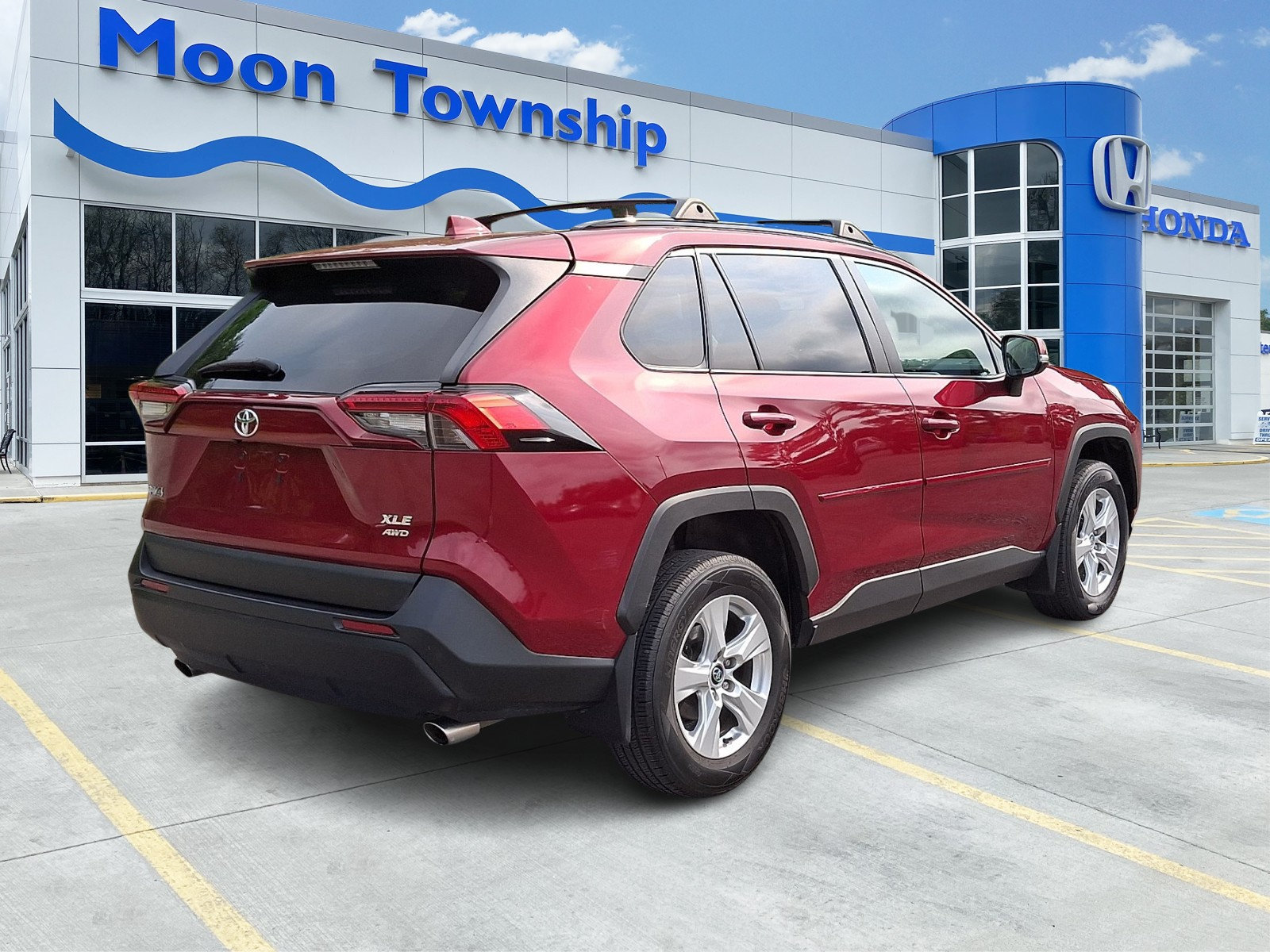 Used 2020 Toyota RAV4 XLE w/ Convenience Package AWD/4WD image 6