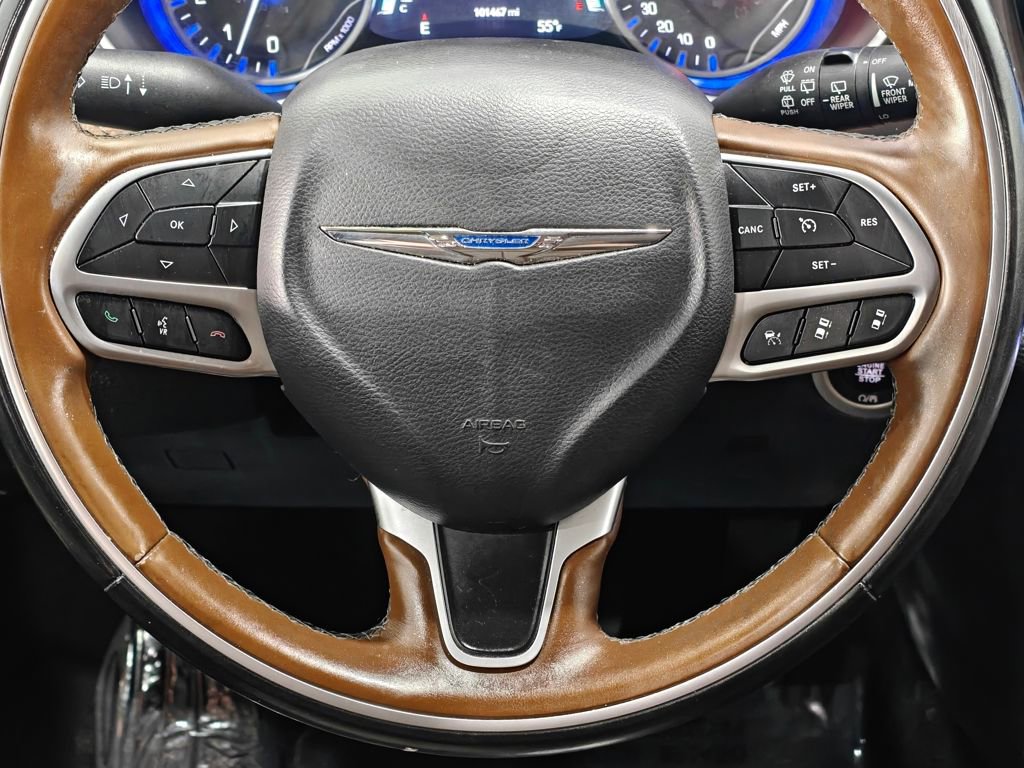 Used 2017 Chrysler Pacifica Limited FWD image 5