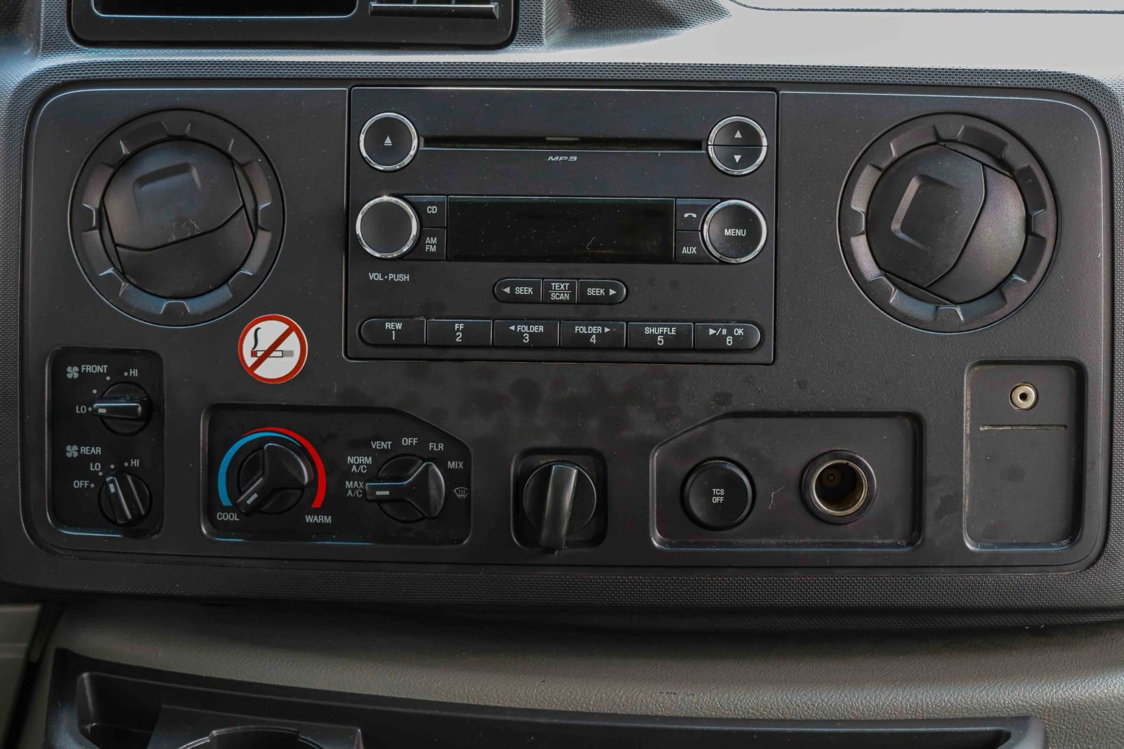 Used 2013 Ford E-350 and Econoline 350 XLT image 11