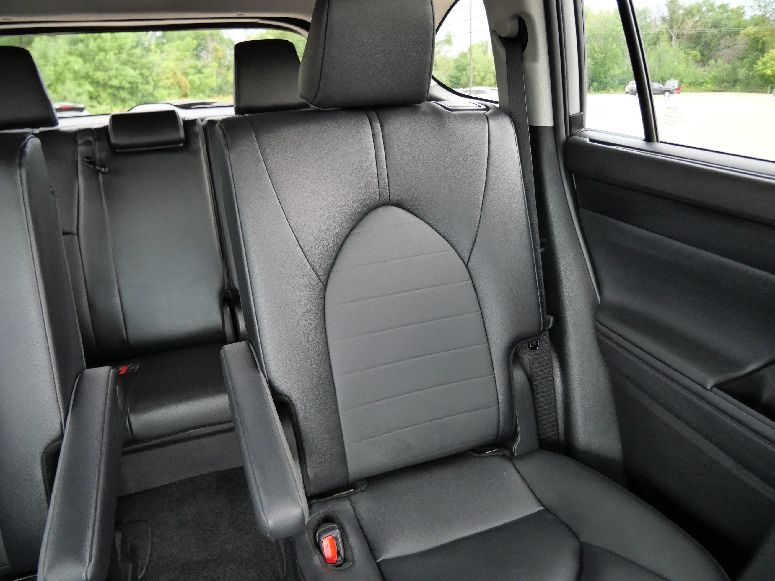 Certified 2025 Toyota Highlander XLE AWD/4WD image 15