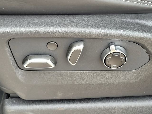 New 2026 GMC Sierra 3500 Denali Ultimate w/ LPO, Black Badging Package image 23