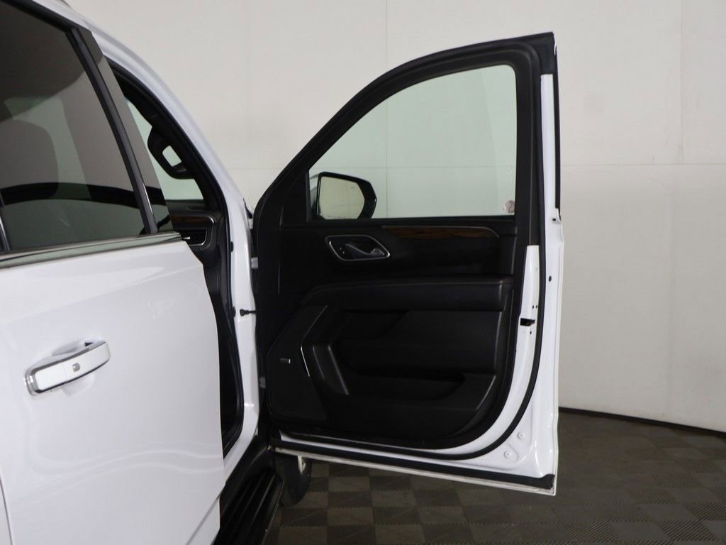 Used 2023 Chevrolet Suburban Premier AWD/4WD image 24