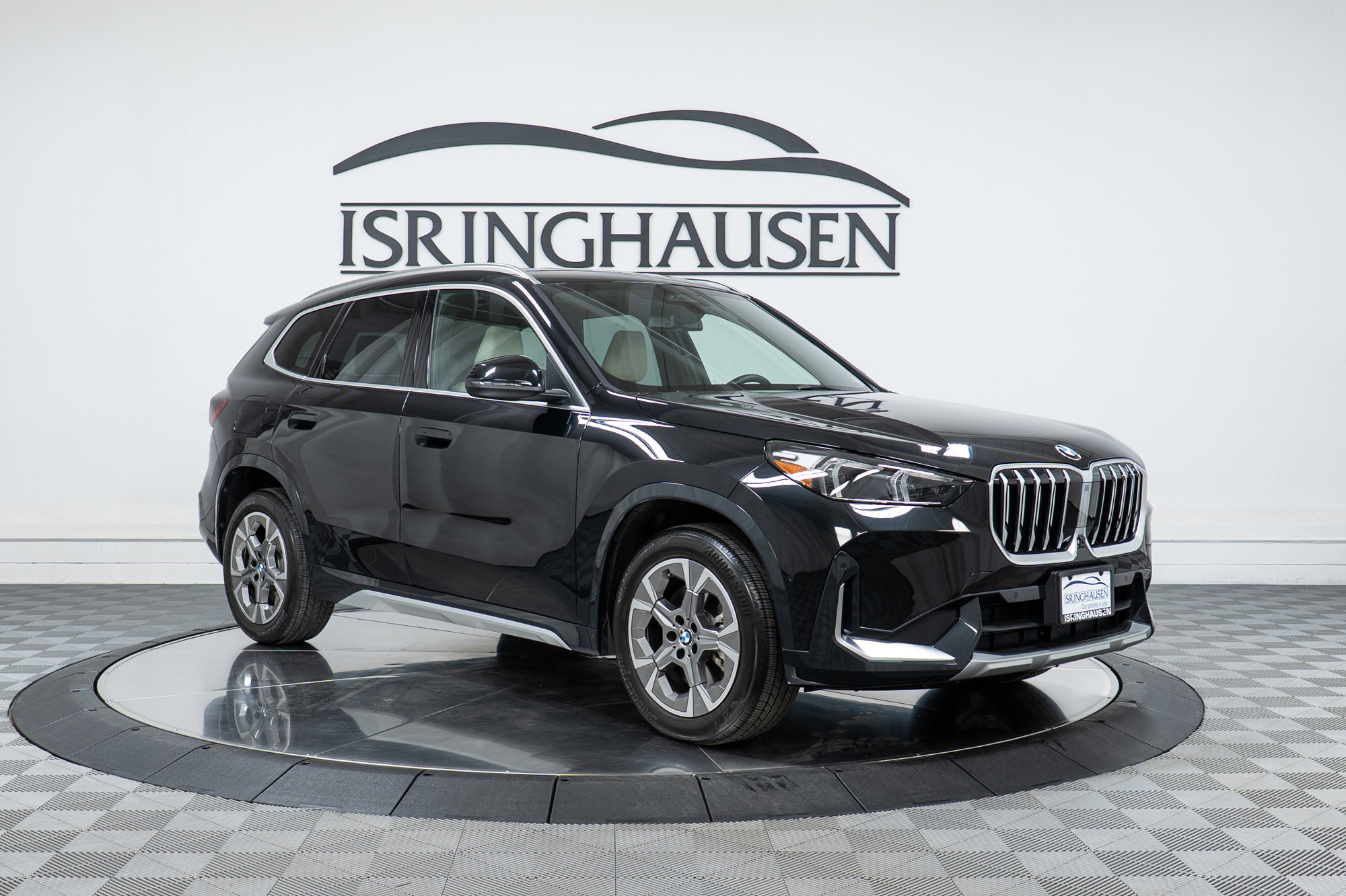 Used 2025 BMW X1 xDrive28i w/ Technology Package image 3