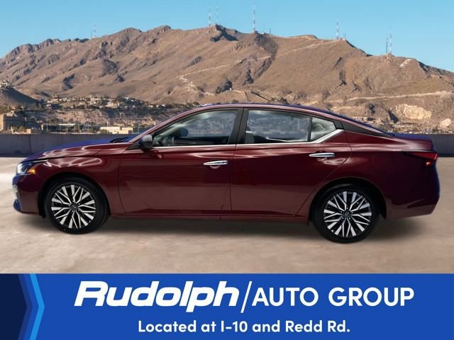 Used 2025 Nissan Altima 2.5 SV image 2