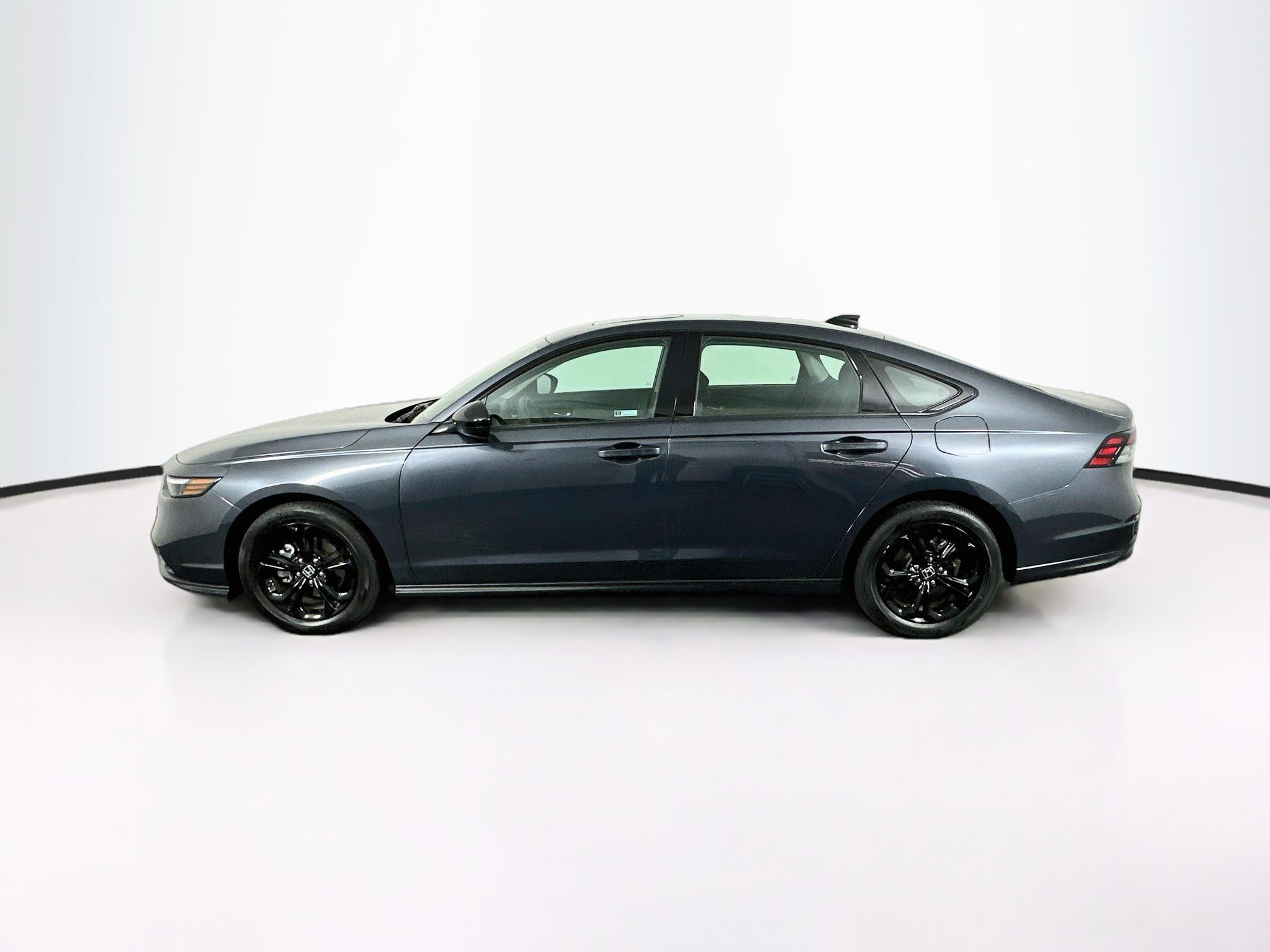 Used 2025 Honda Accord SE image 4