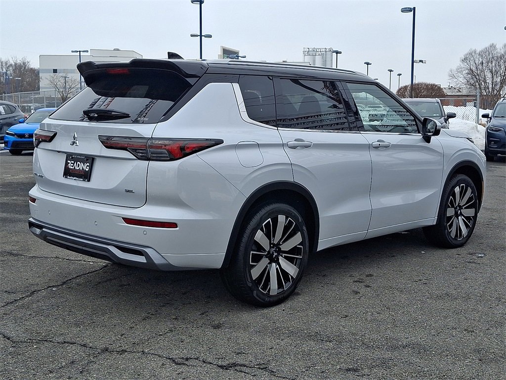 New 2026 Mitsubishi Outlander SEL image 4