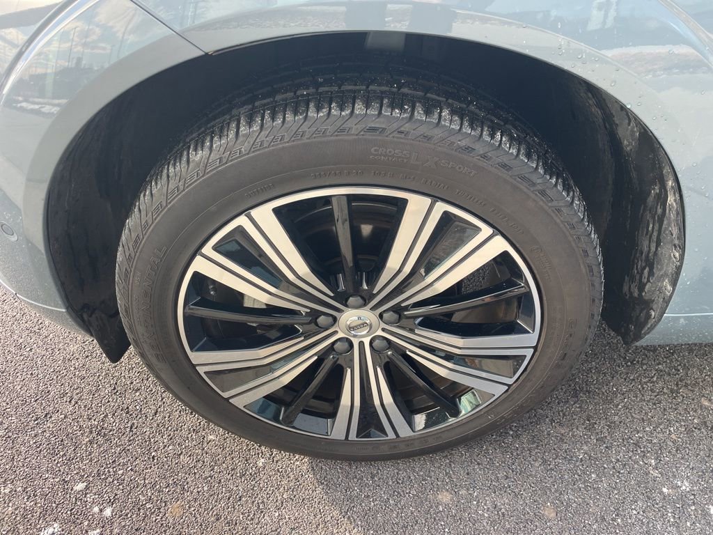 Certified 2023 Volvo XC60 B5 Plus w/ Climate Package image 13