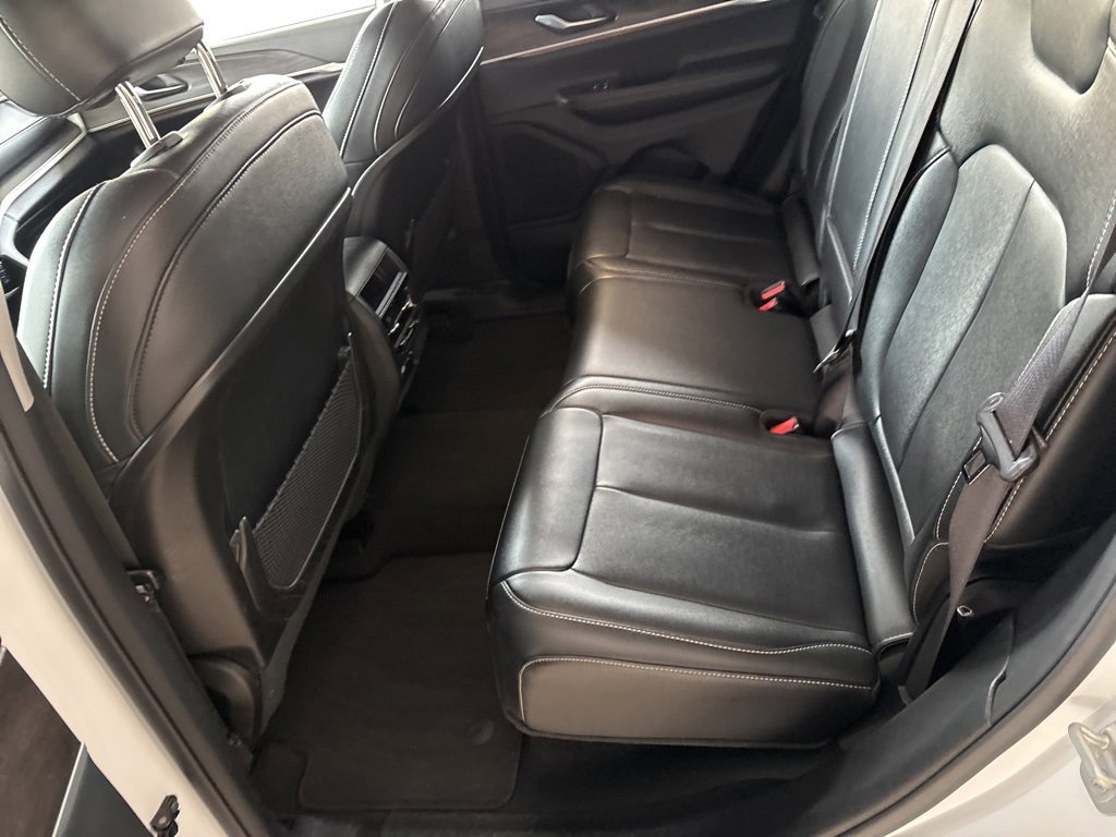 Used 2023 Jeep Grand Cherokee Limited image 21