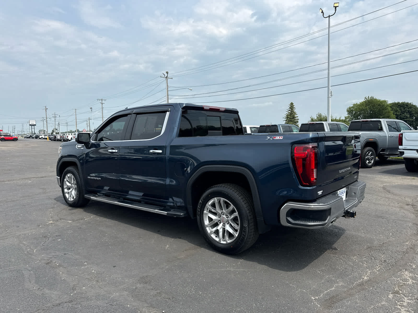 Certified 2021 GMC Sierra 1500 SLT w/ SLT Premium Package AWD/4WD image 3