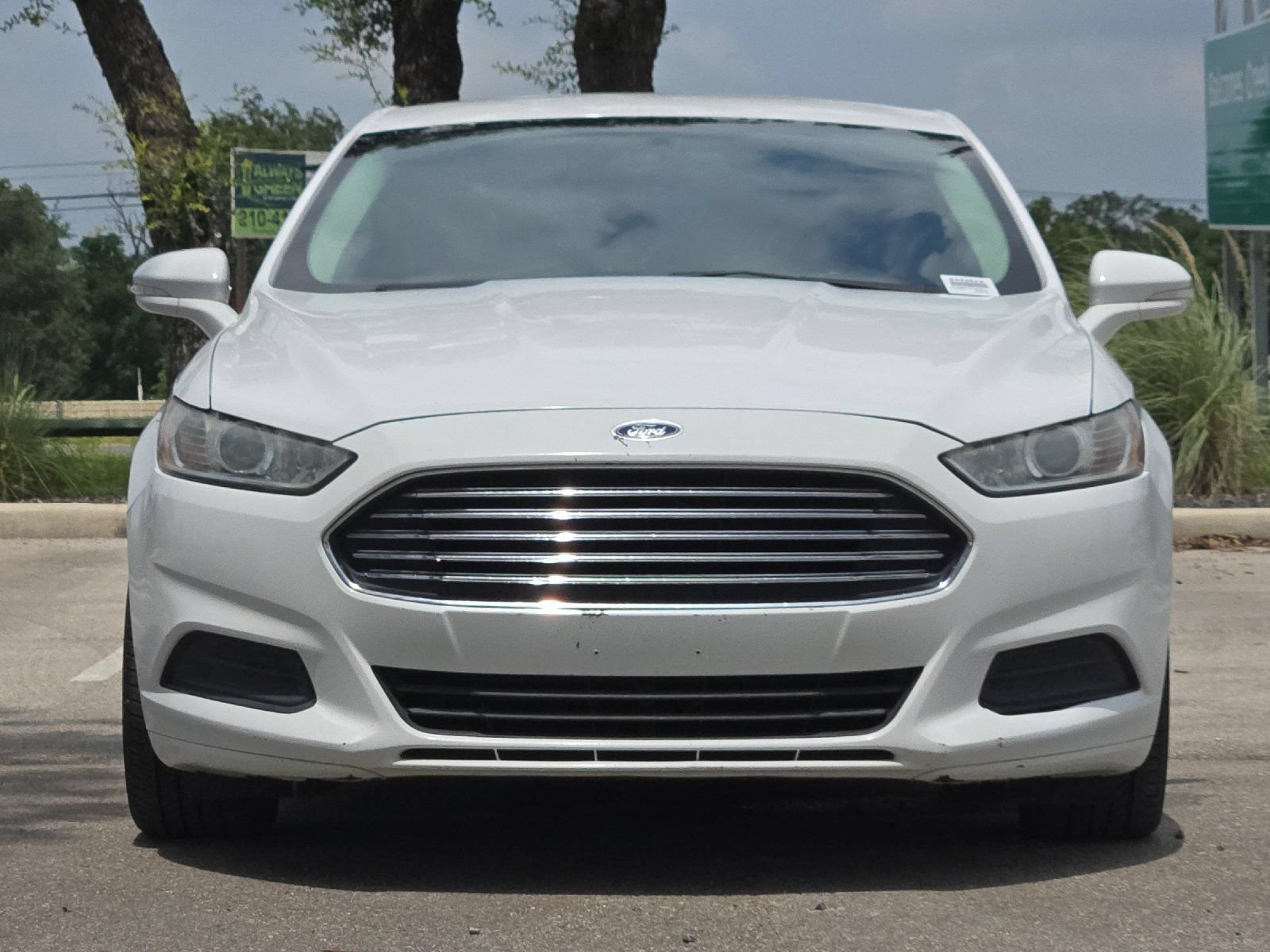Used 2015 Ford Fusion SE FWD image 8