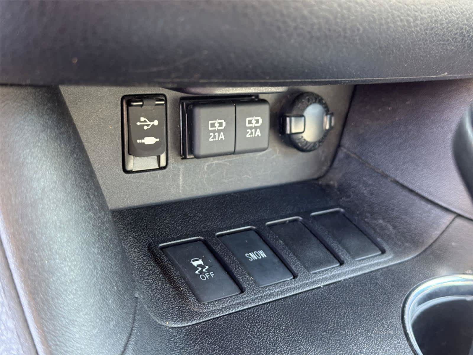 Used 2019 Toyota Highlander LE FWD image 36