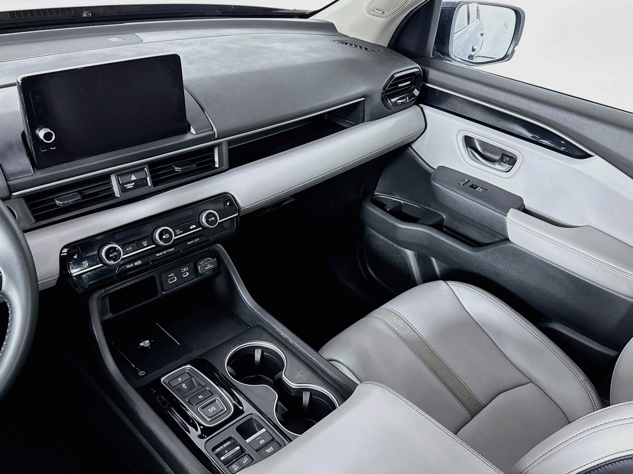 Certified 2025 Honda Pilot Touring image 25