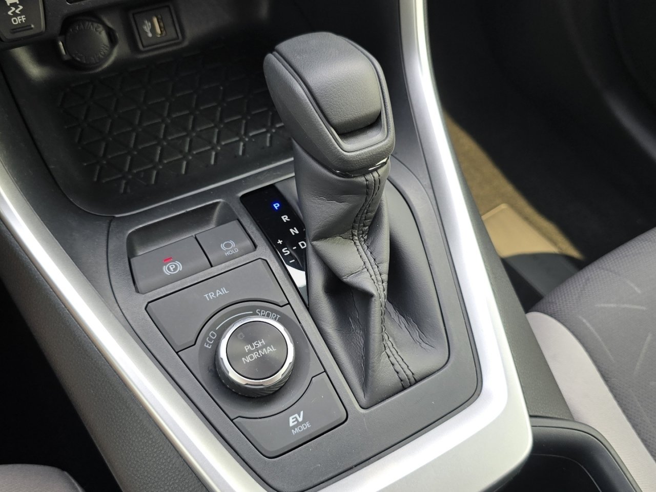 Certified 2025 Toyota RAV4 XLE AWD/4WD image 27