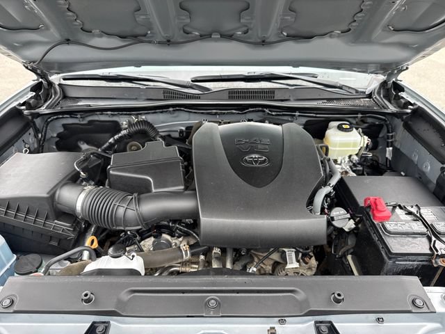Used 2021 Toyota Tacoma TRD Off-Road AWD/4WD image 29