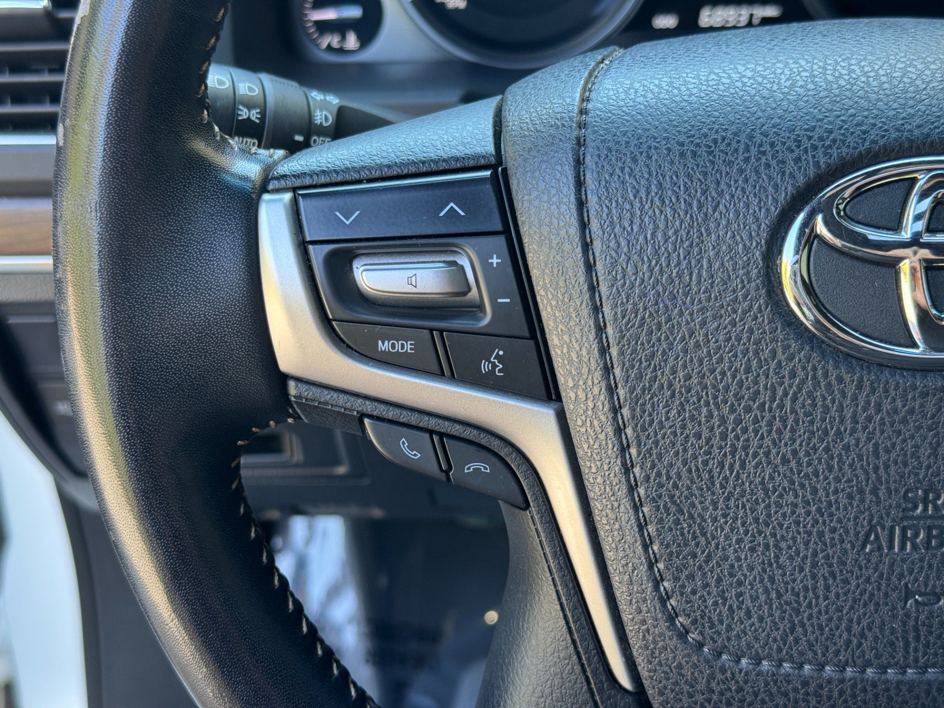 Used 2020 Toyota Land Cruiser Heritage Edition AWD/4WD image 35