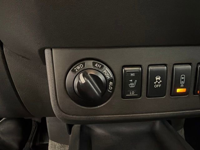 Used 2016 Nissan Frontier PRO-4X w/ Pro-4x Luxury Package AWD/4WD image 23