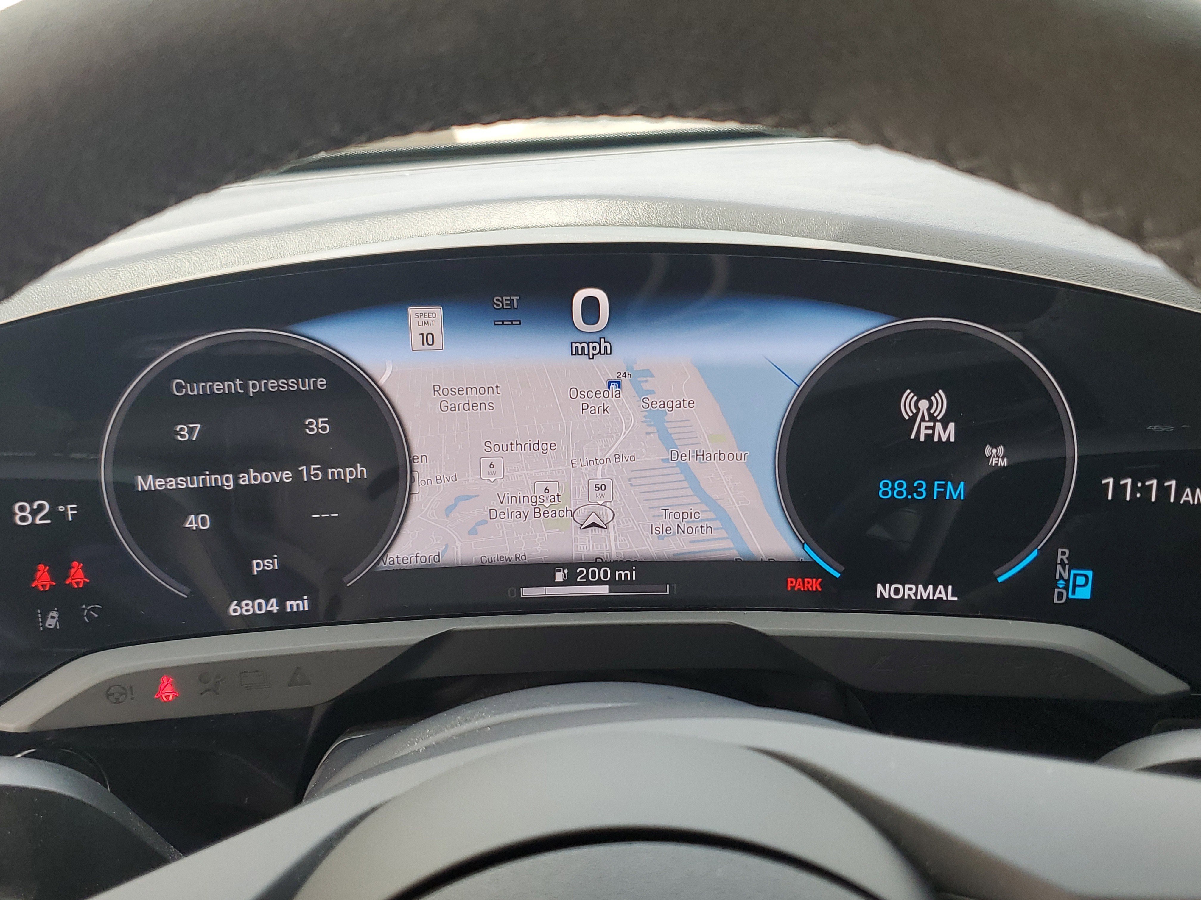 Used 2025 Porsche Taycan image 25