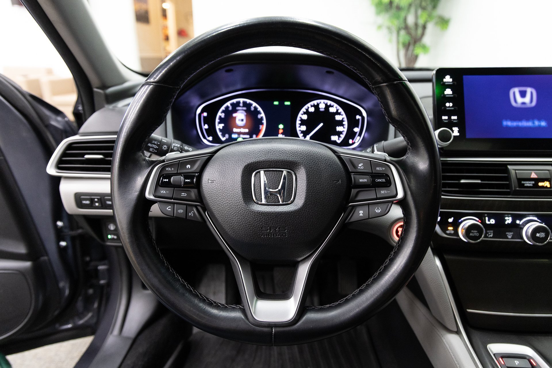 Used 2020 Honda Accord Touring image 16
