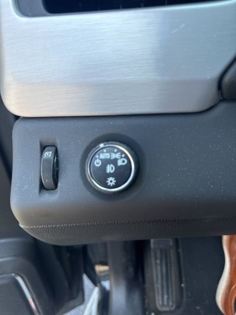 Used 2018 GMC Yukon SLT image 38