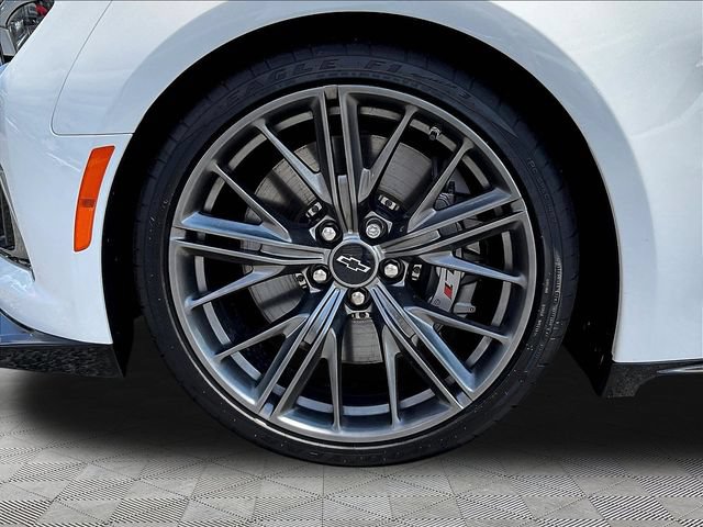 Used 2021 Chevrolet Camaro ZL1 RWD image 32