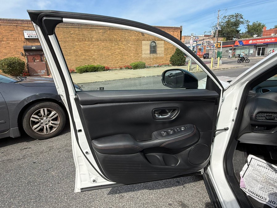 Used 2025 Honda HR-V Sport image 19