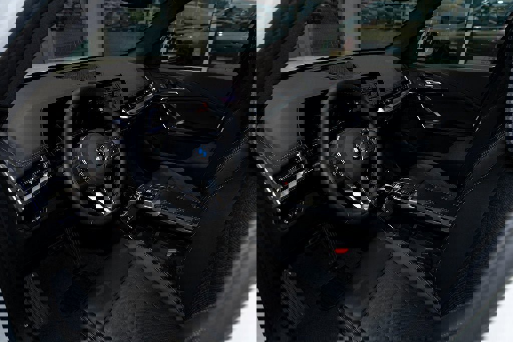 Used 2025 BMW X1 xDrive28i w/ Convenience Package image 15