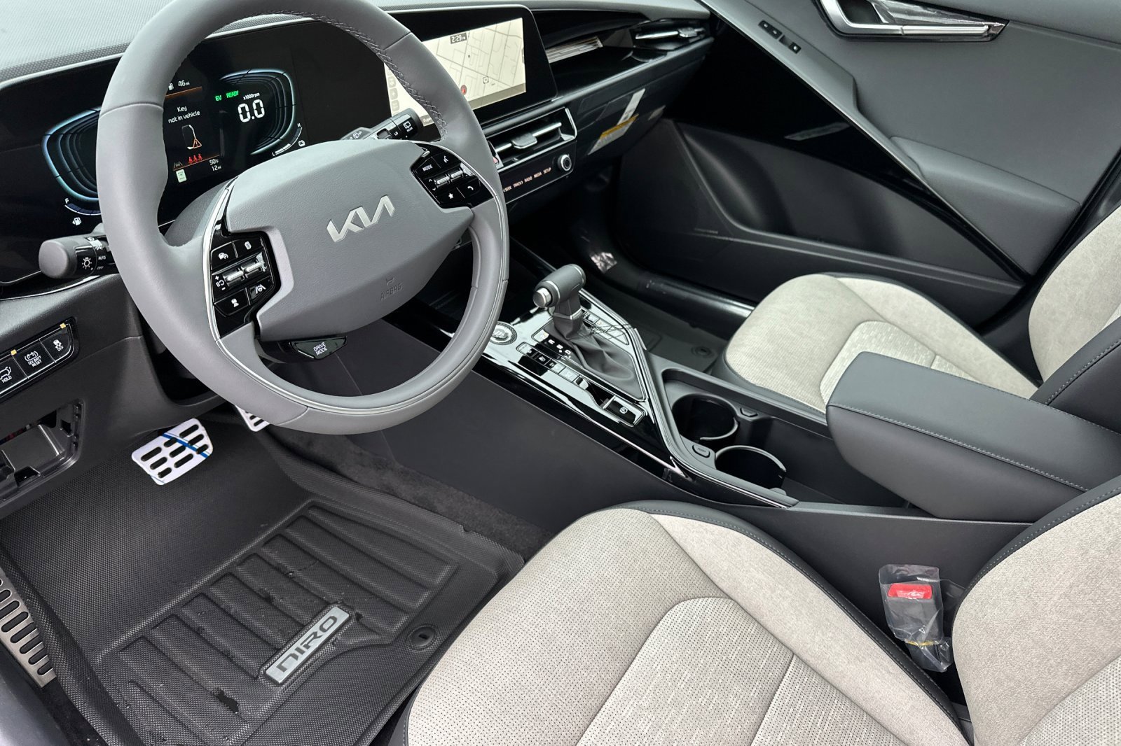 New 2025 Kia Niro SX Touring image 6