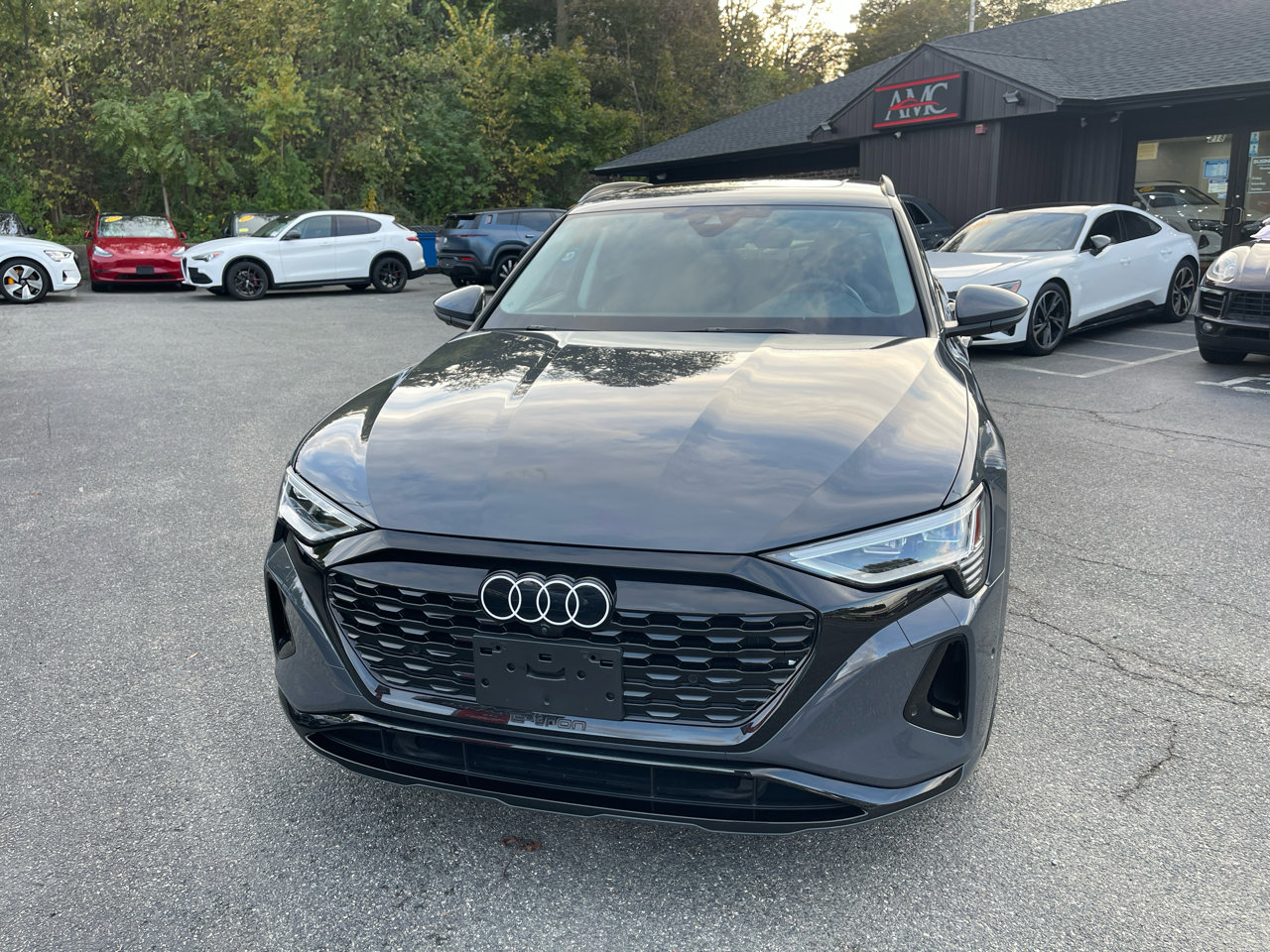 Used 2024 Audi Q8 e-tron Premium Plus w/ Premium Plus Package image 4