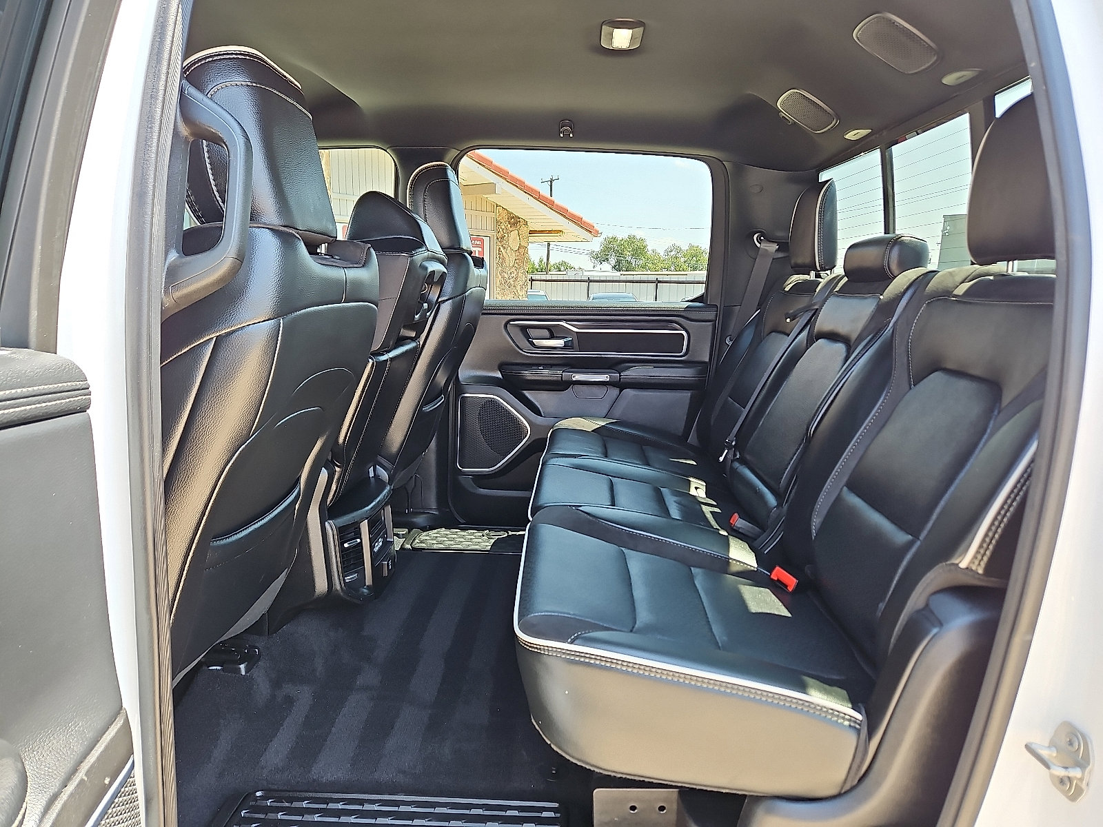 Used 2025 RAM 1500 Laramie image 10