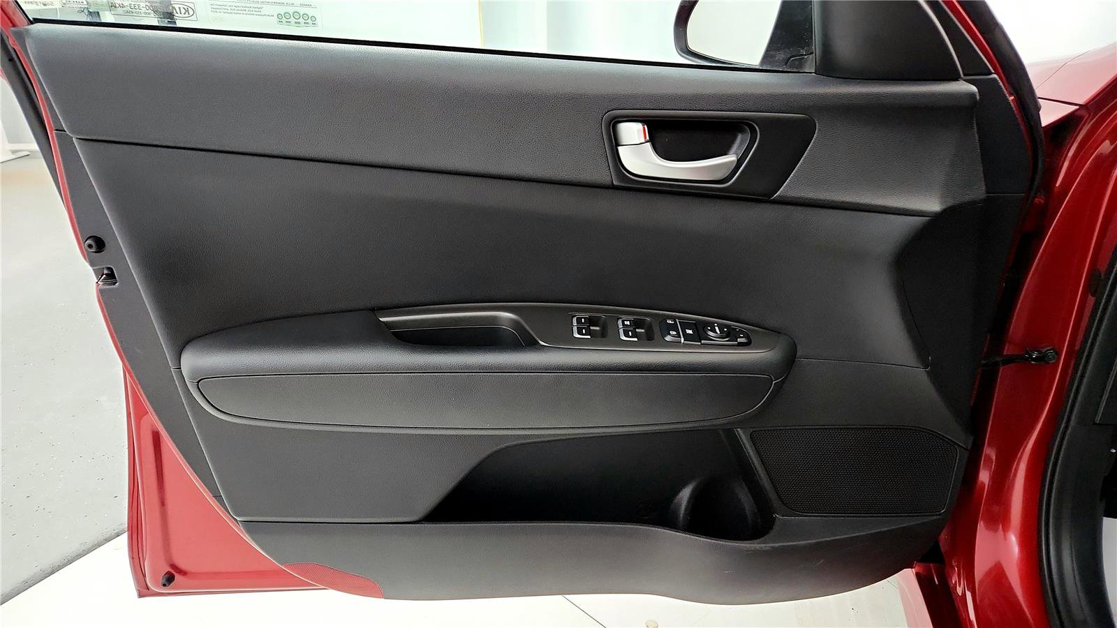 Used 2018 Kia Optima S image 22