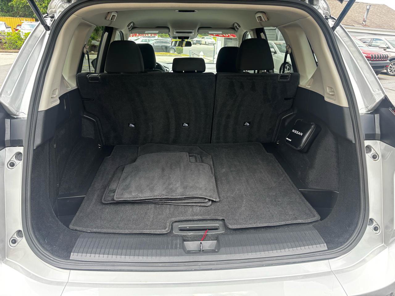 Used 2024 Nissan Rogue S AWD/4WD image 30