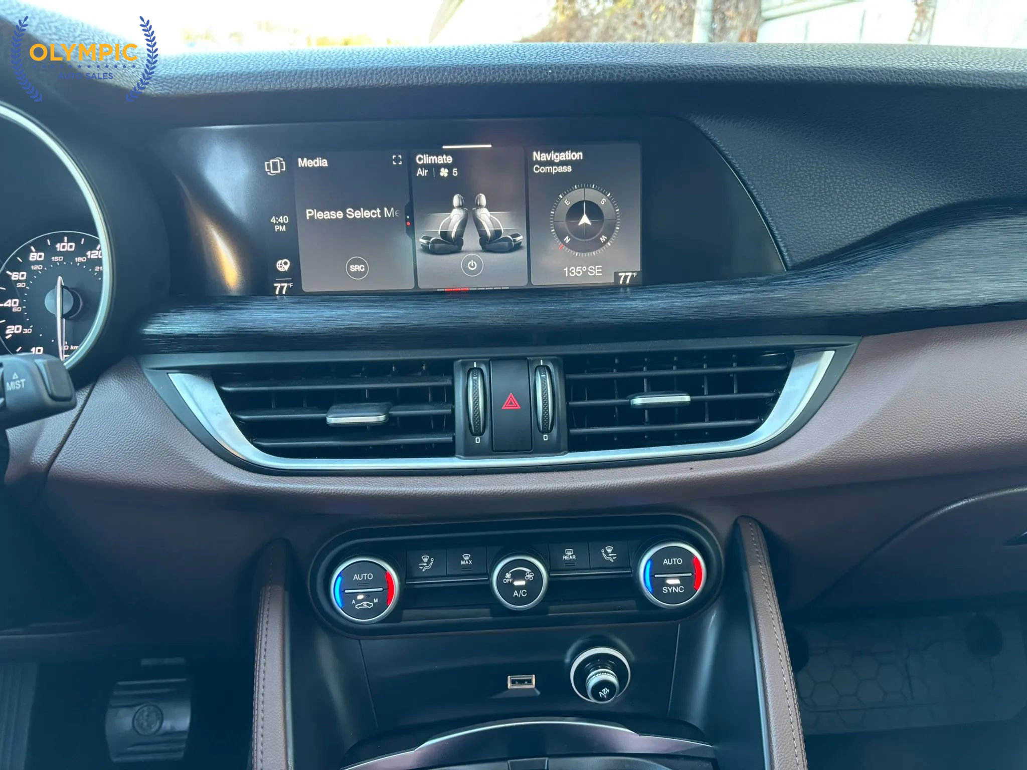 Used 2020 Alfa Romeo Stelvio image 27