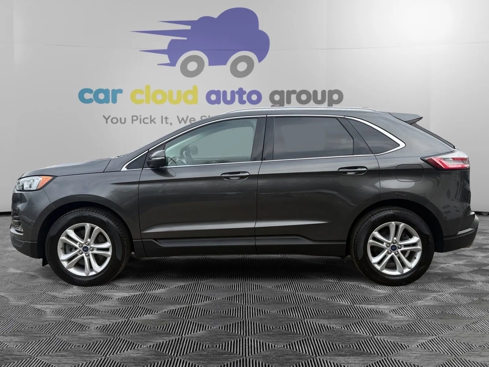 Used 2019 Ford Edge SEL w/ Equipment Group 201A image 2