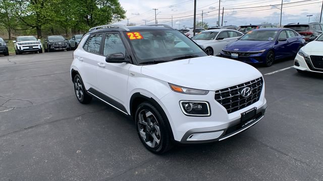 Certified 2023 Hyundai Venue Limited w/ Cargo Package FWD image 7