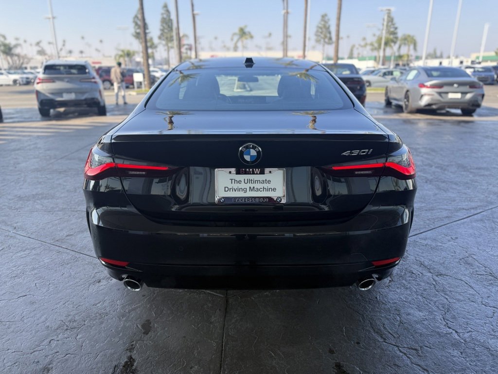 Used 2025 BMW 430i Coupe w/ Convenience Package image 4