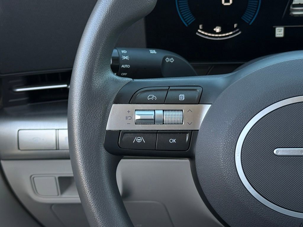 Certified 2025 Hyundai Kona SE image 14