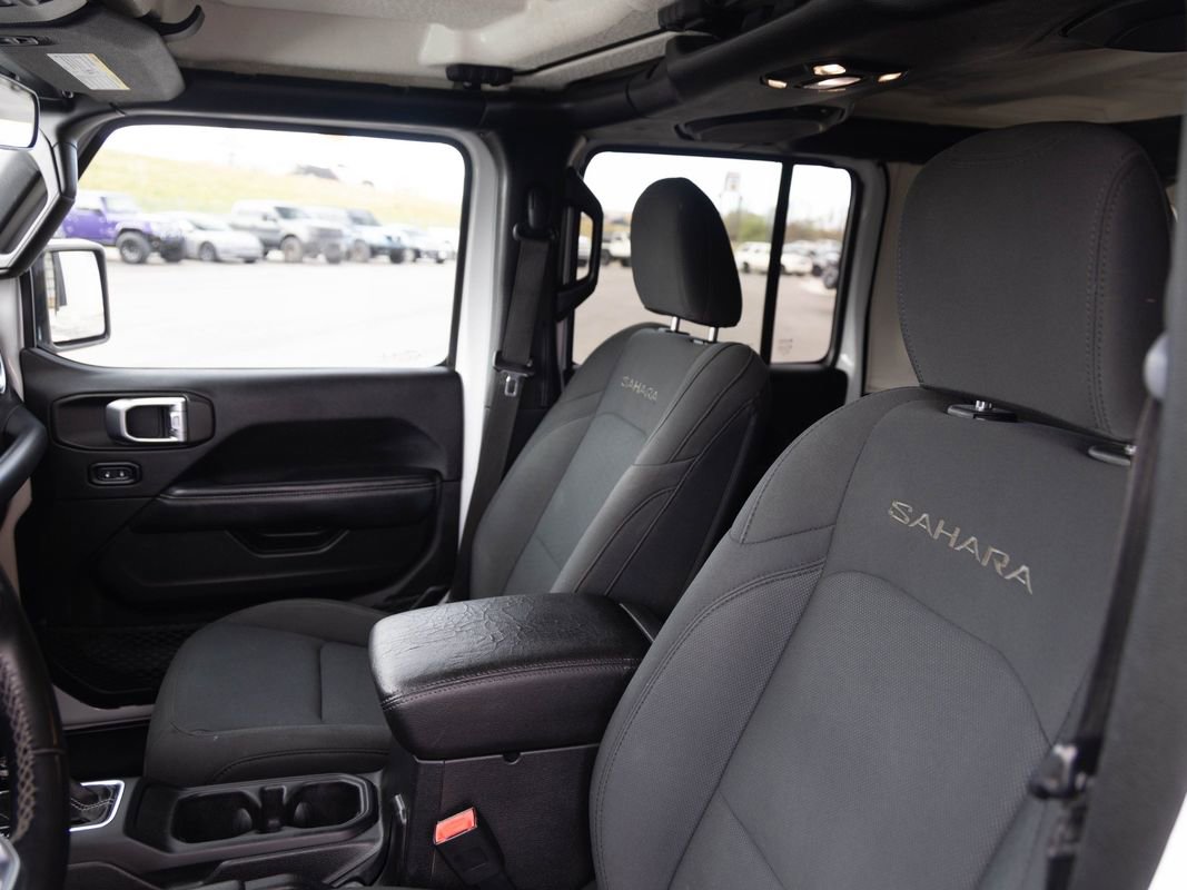 Used 2019 Jeep Wrangler Unlimited Sahara AWD/4WD image 13