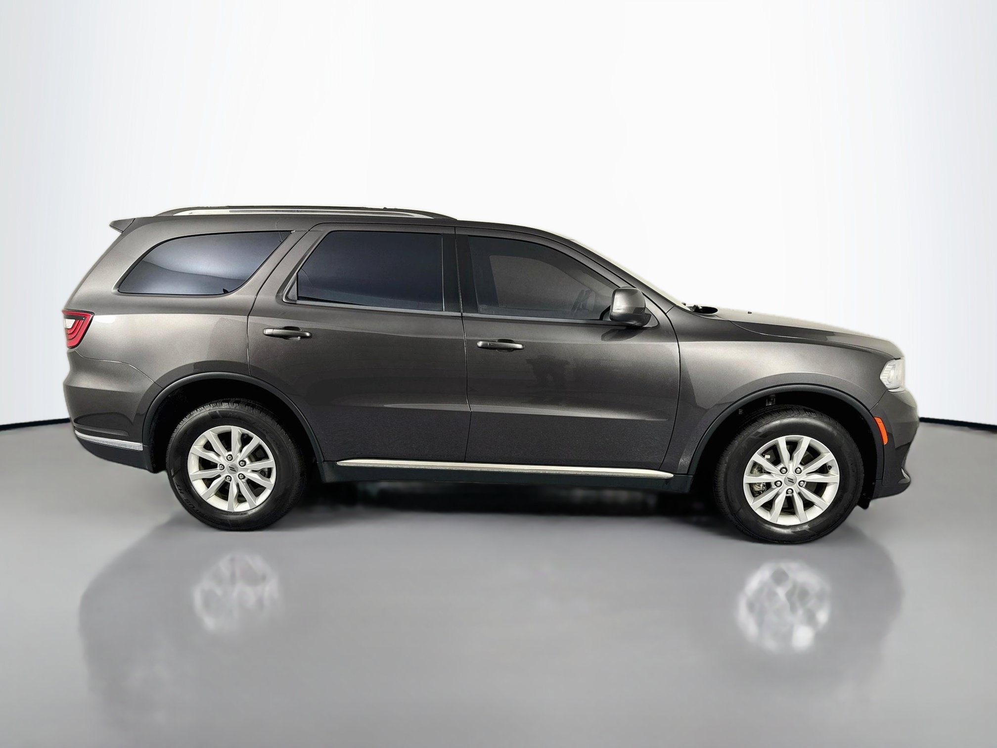 Used 2021 Dodge Durango SXT AWD/4WD image 4