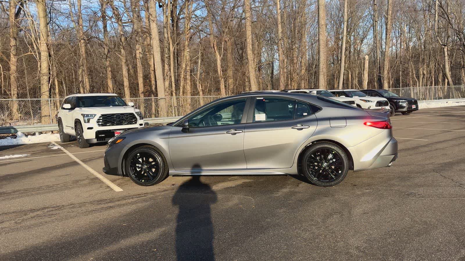 Used 2026 Toyota Camry SE w/ Convenience Package FWD image 4
