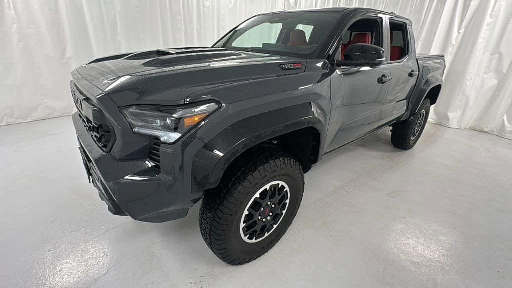 Used 2025 Toyota Tacoma TRD Sport image 7