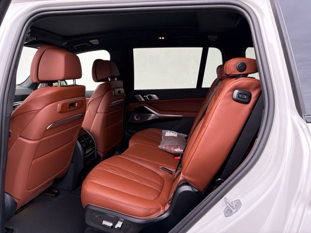 New 2027 BMW X7 M60i AWD/4WD image 11