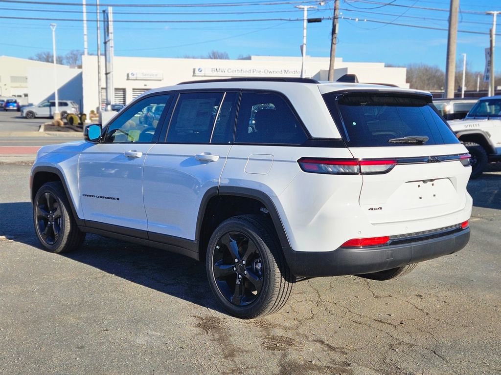 New 2025 Jeep Grand Cherokee Altitude image 3