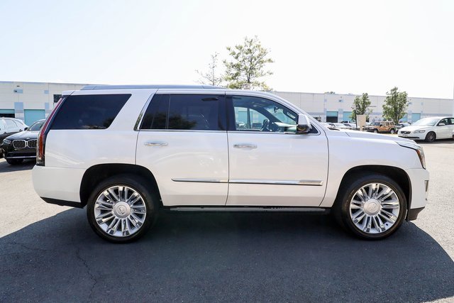 Used 2016 Cadillac Escalade Platinum image 16