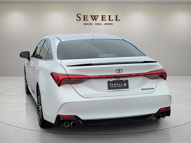 Used 2019 Toyota Avalon Touring FWD image 3